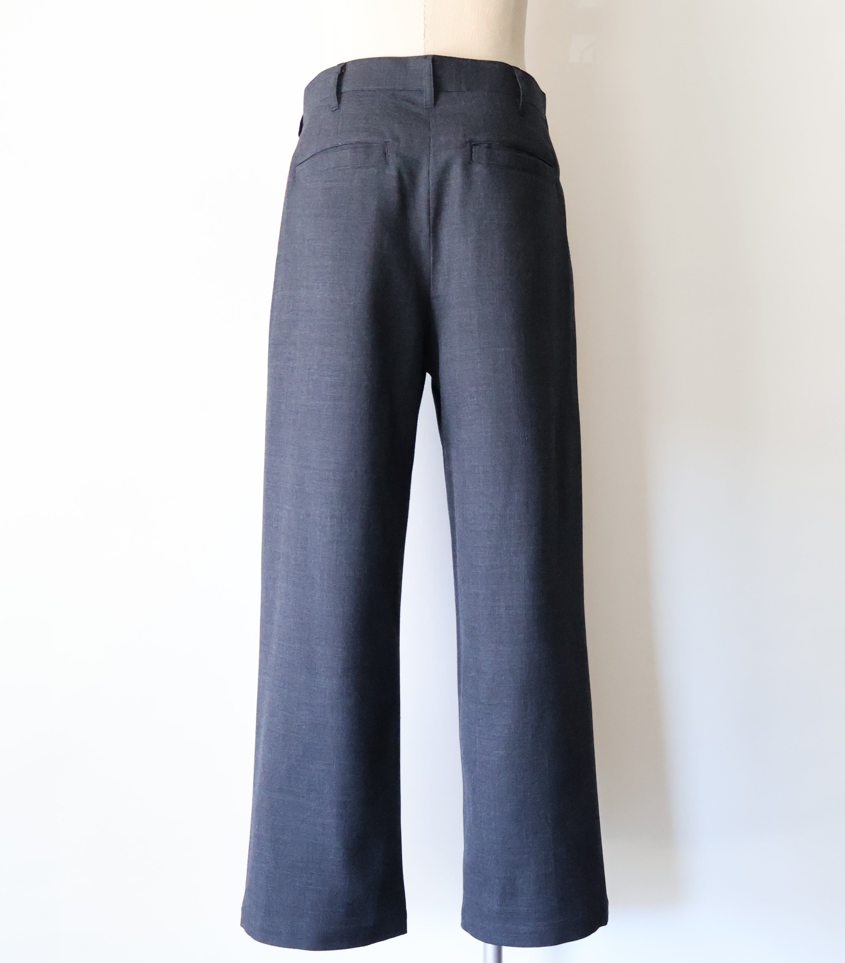 UNIVERSAL PRODUCTS. “ Wool Cotton 2-Tuck Trousers ( Charcoal