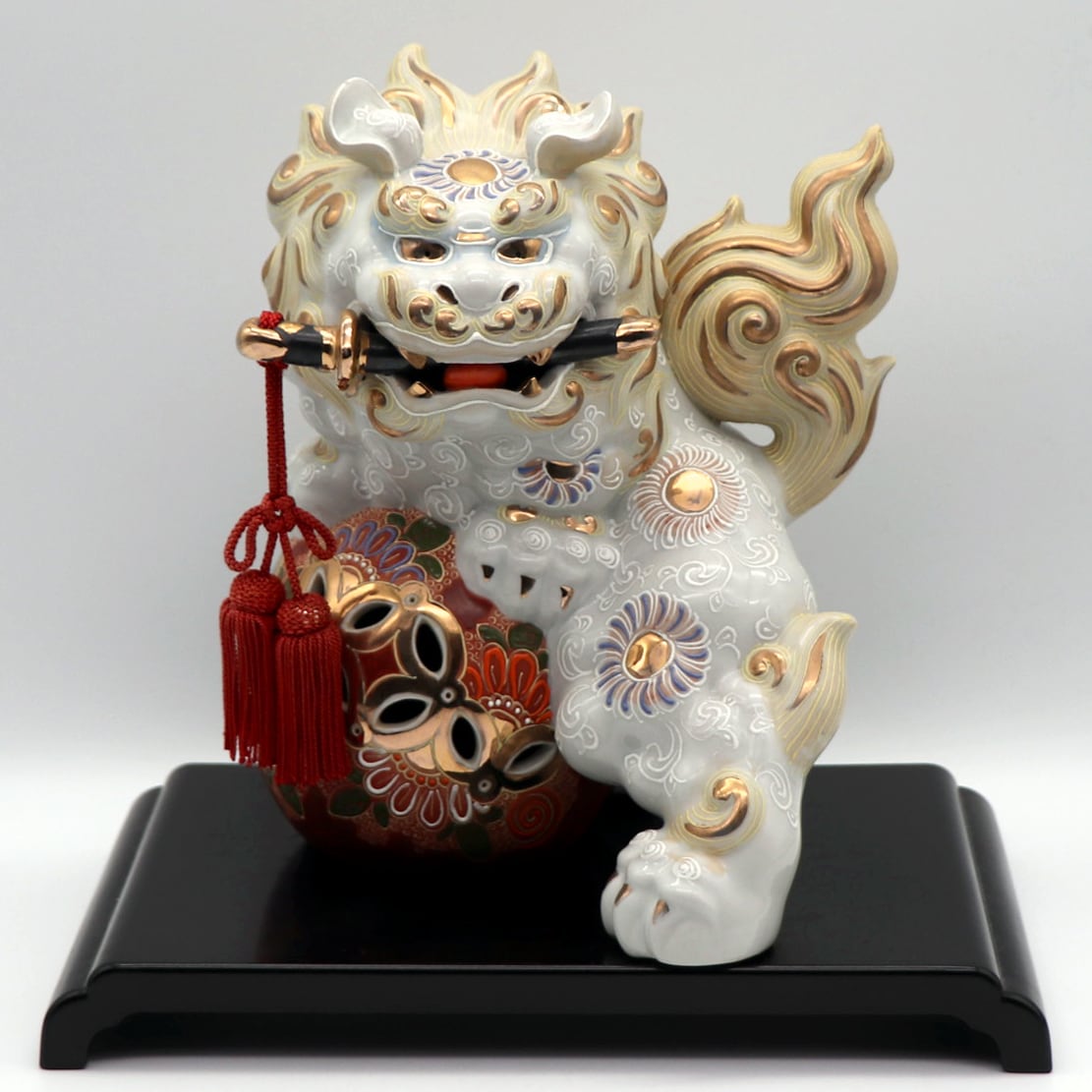 在庫あり/即出荷可】 金彩 須栄義作 玉乗り獅子 九谷焼 八幡窯 敷物