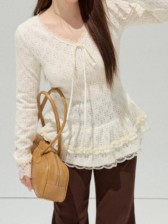 ふんわり揺れて恋する ペプラムフリルレーストップス 大人可愛い おしゃれ トレンド Vネック 重ね着 体型カバー 大きいサイズ 韓国 CH11477