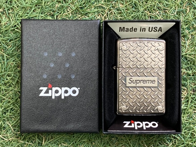 Supreme DIAMOND PLATE ZIPPO METAL 1833
