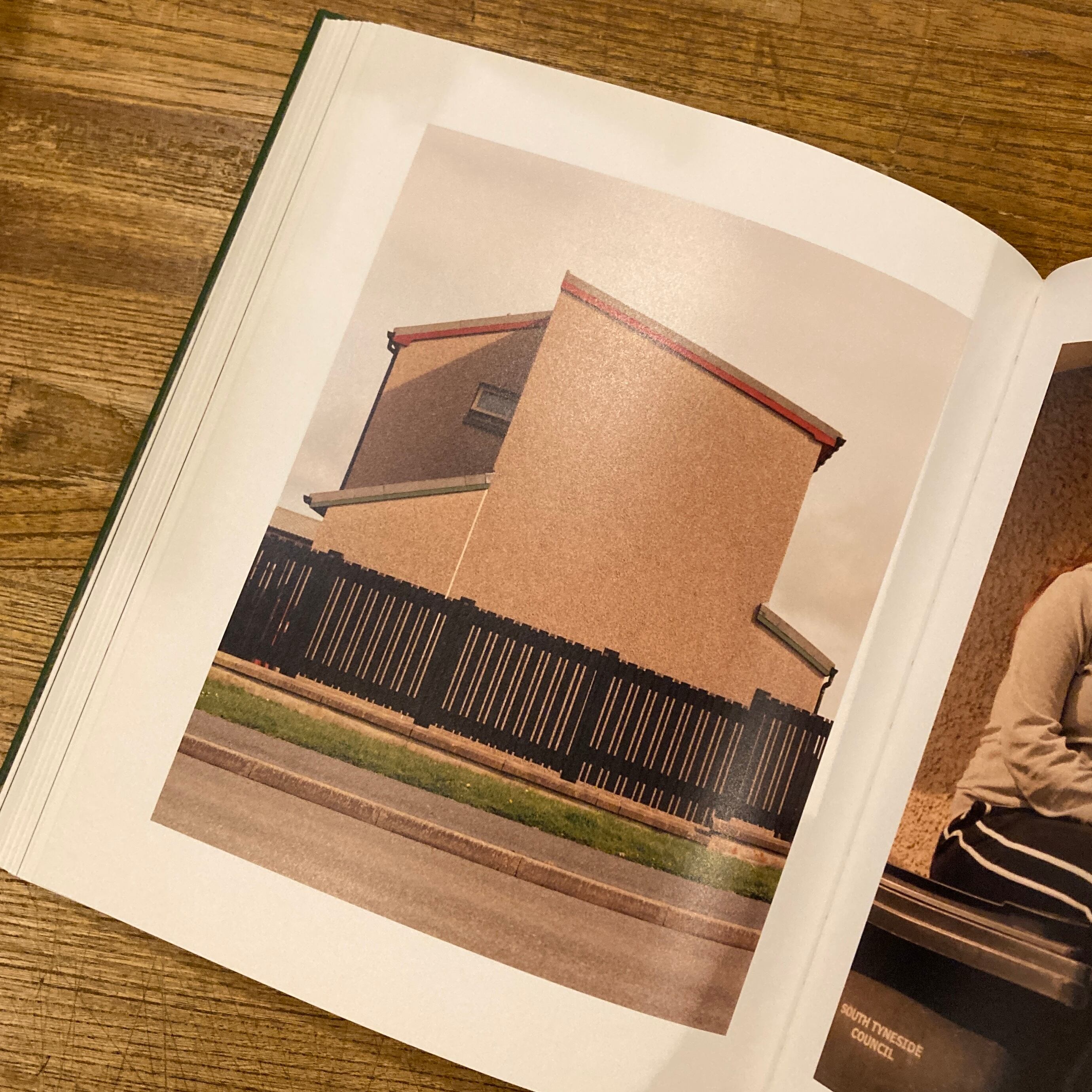 THE BRITISH ISLES / Jamie Hawkesworth | 百年