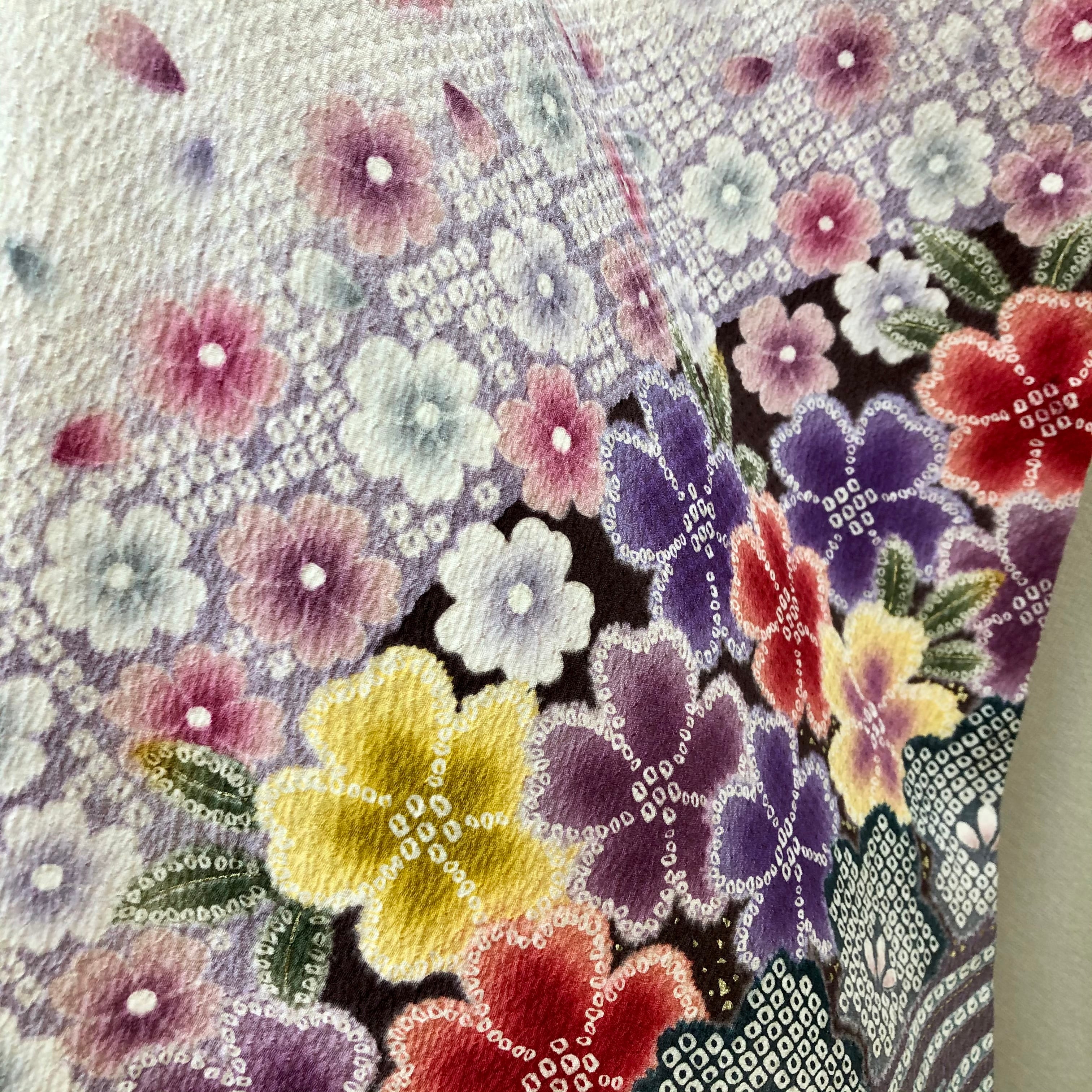 ガード加工済みこげ茶×赤 総絞り 金駒刺繍 花 振袖