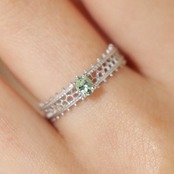 Sulanga指輪:UVカラーチェンジガーネット（ミントグリーンガーネット）