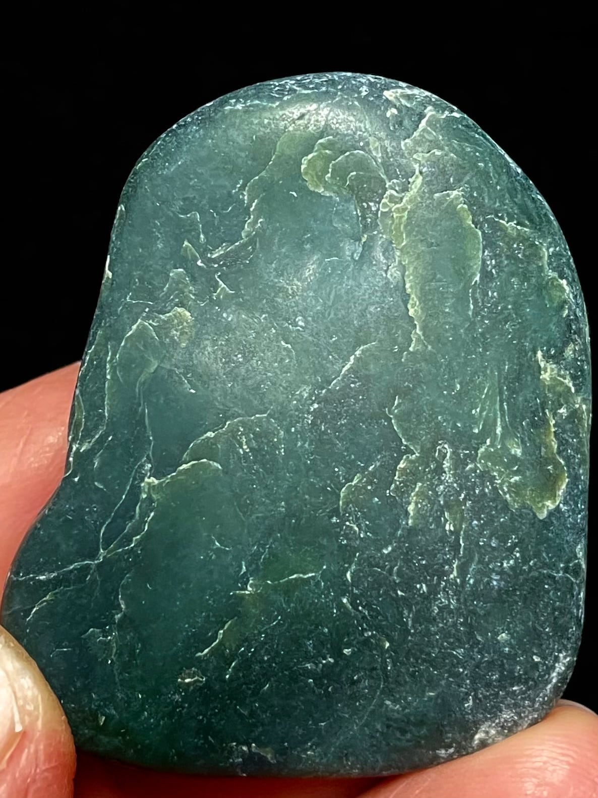 2) 日本人の「心」に寄り添う御守り!成熟した心魂「糸魚川ネフライト」軟玉・小型