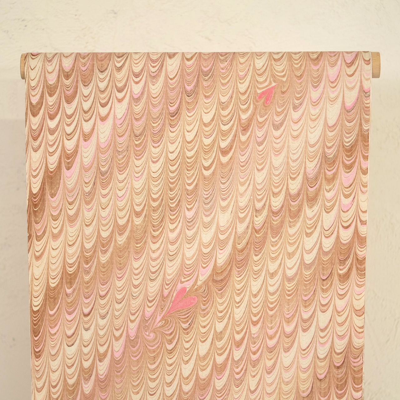 「木苺のタルト」斜めピーコック柄 ❤︎飛び柄 洗えるきもの(シルジェリー格子柄)〜