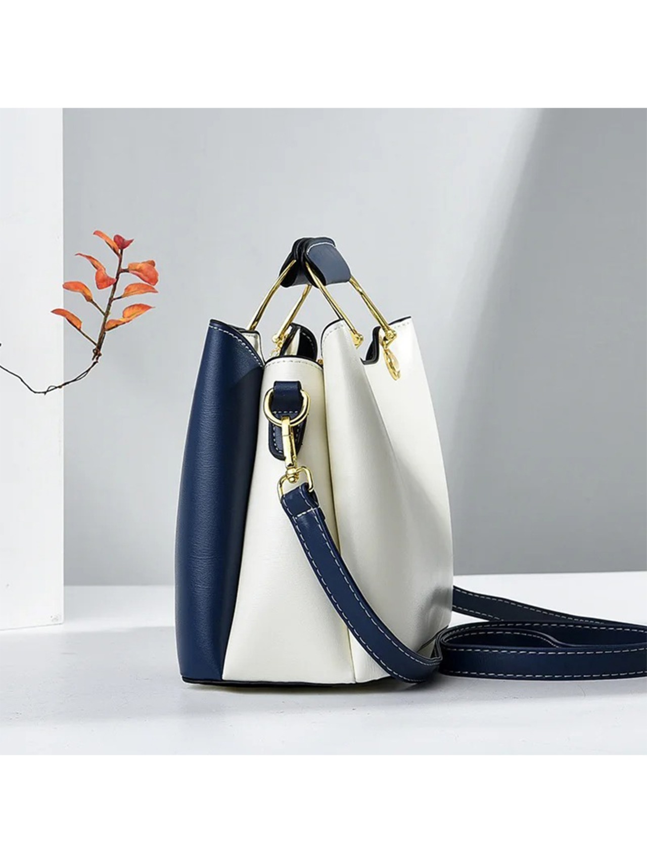 【0284】Butterfly Charm Bicolor 2way Bag