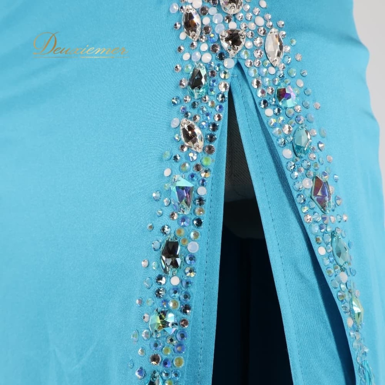 ボディコン コズドレ KOZdre KOZYA ドレス ワンピース ブルー系 シルバー系 水色 ランウェイモデル パーティ 発表会 練習 レッスン 大人可愛い スリット ロング丈 きれいめ フォーマル レッスンウェア シルバー装飾 光沢