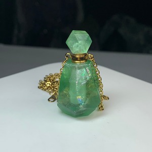 4.グリーンフローライト・ミニ香水瓶