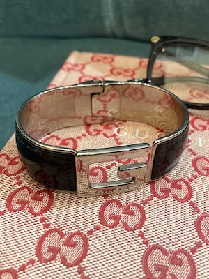 GUCCI/vintage black silver g bracelet.