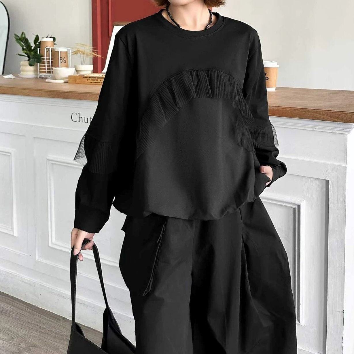 MESH PANEL RUFFLED HEM LONG SLEEVE SWEATSHIRT M-18148