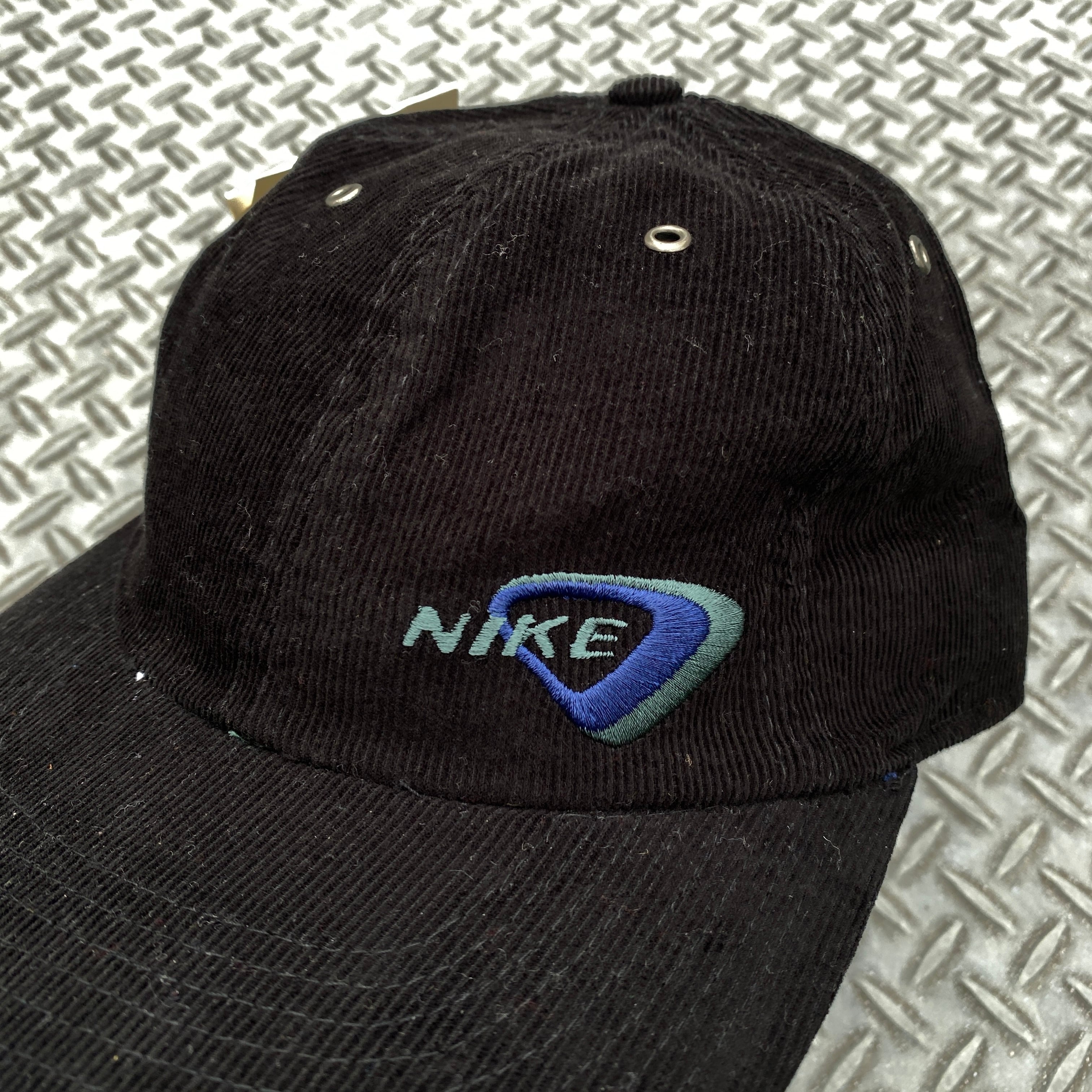 90s NIKE Deadstock Black Corduroy Cap / Delta Embroidery