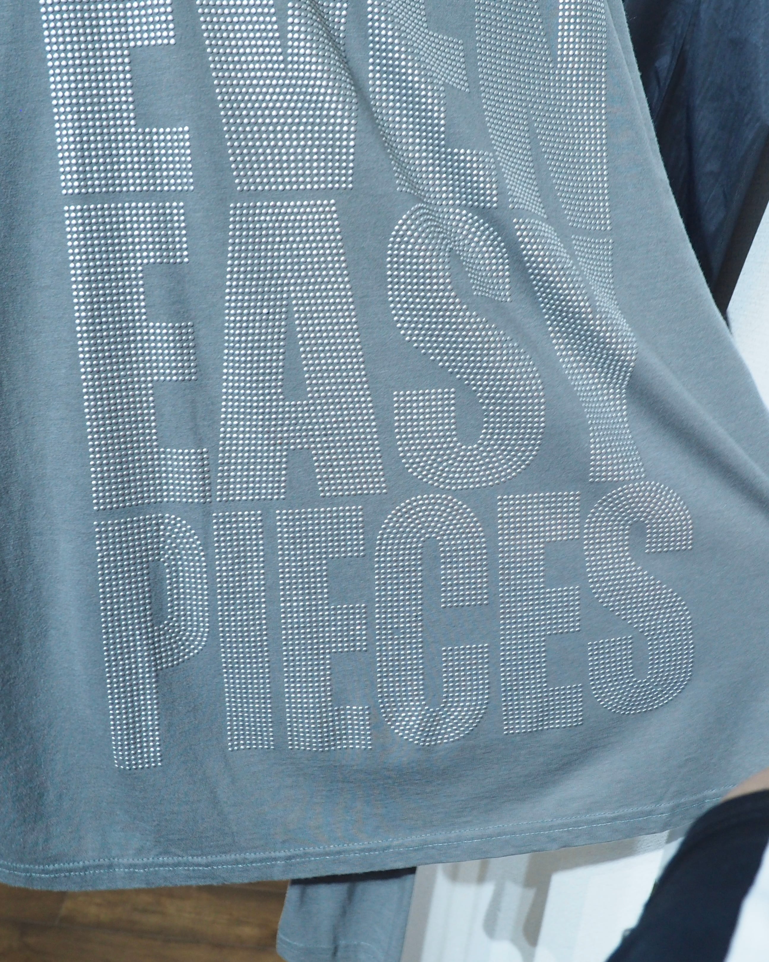 ” glamb - EVEN EASY PIECES ” Dot Font printed Long sleeve Tee