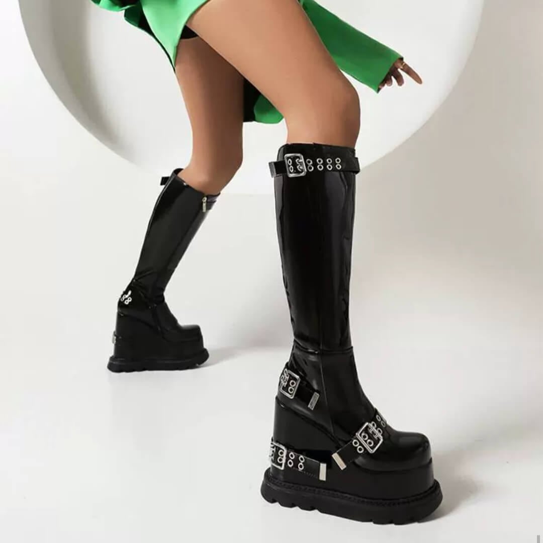 size26.5cmあり】ゴシックデザインベルトウェッジソールロングブーツ