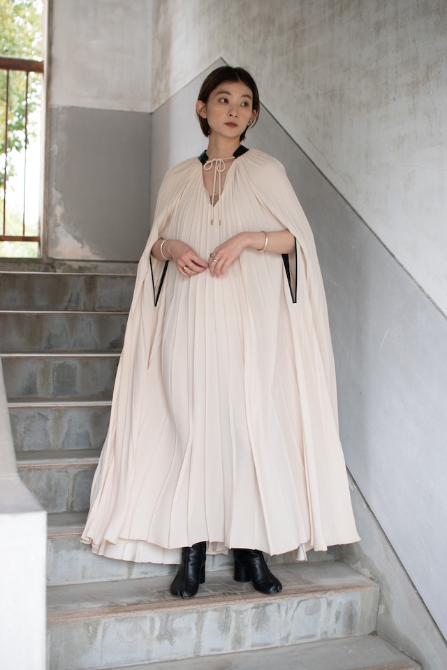 KISHIDAMIKI  pleats cape dress