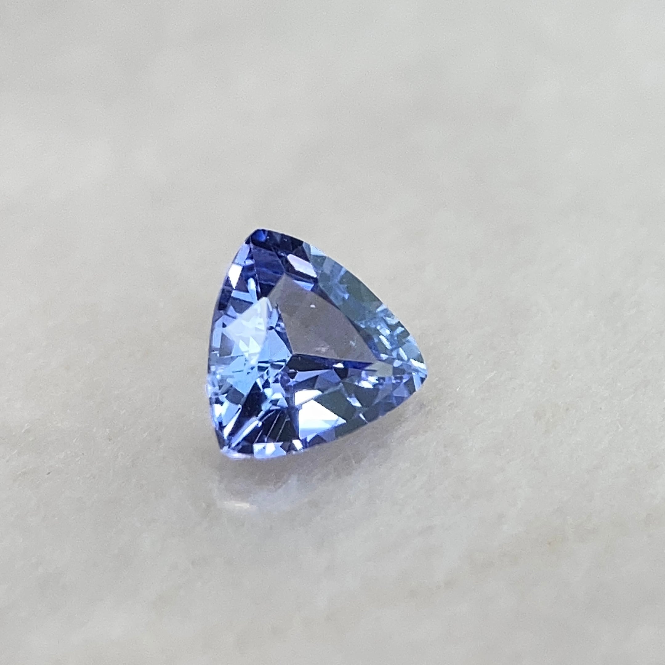サファイア 0.331ct 青紫色 簡易ソーティング付き No.198 | 天然石と