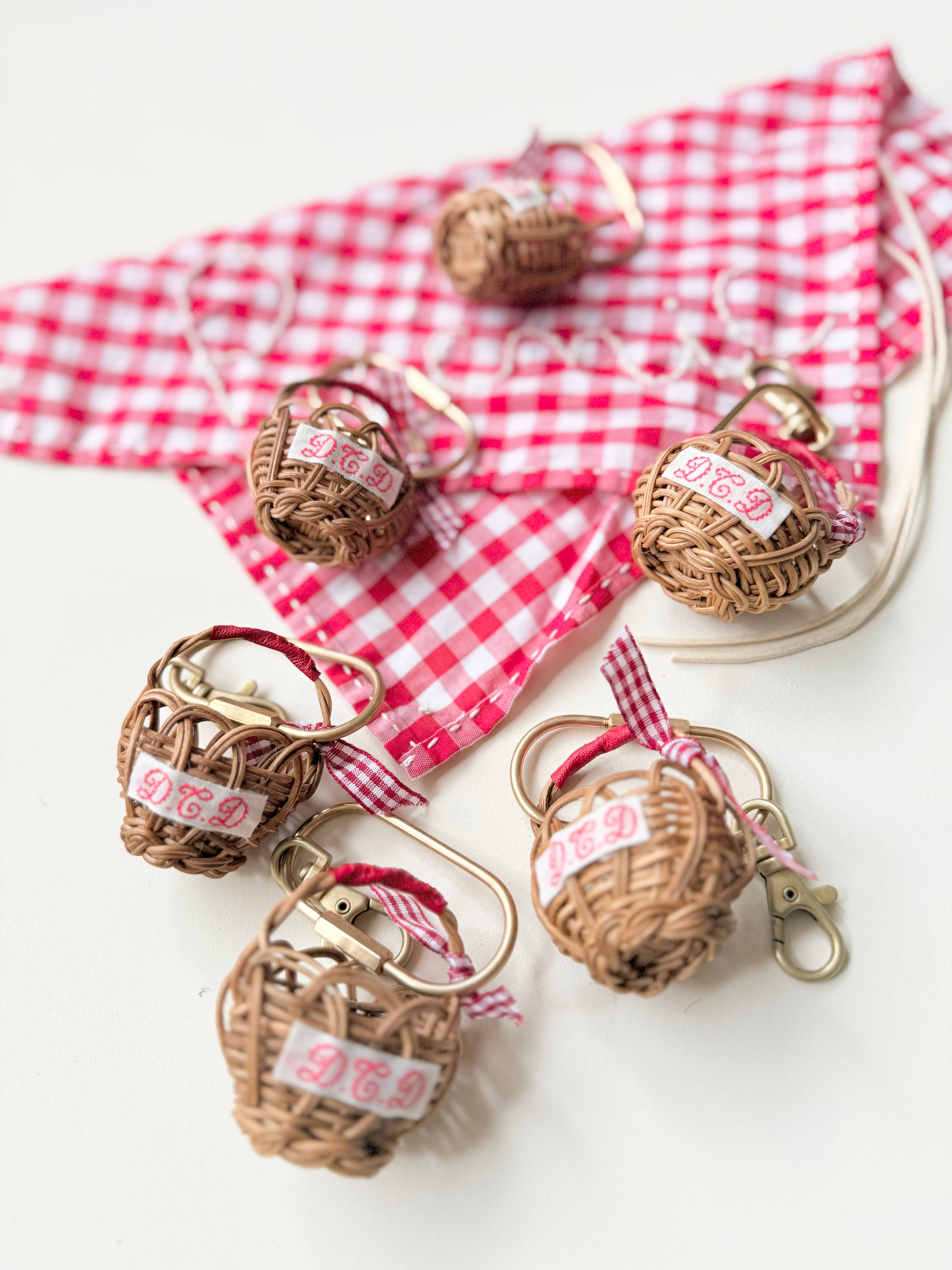 【 ワークショップ】11/22(土)「赤いミニチュアバスケットキーリング」