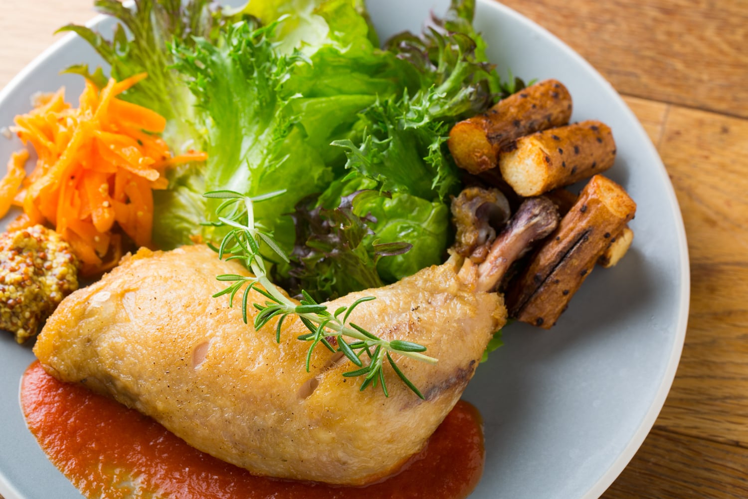 みつせ鶏のチキンレッグのコンフィ | slowly