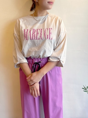 MICA&DEAL / "MAREUGE"ロゴプリントT-shirt