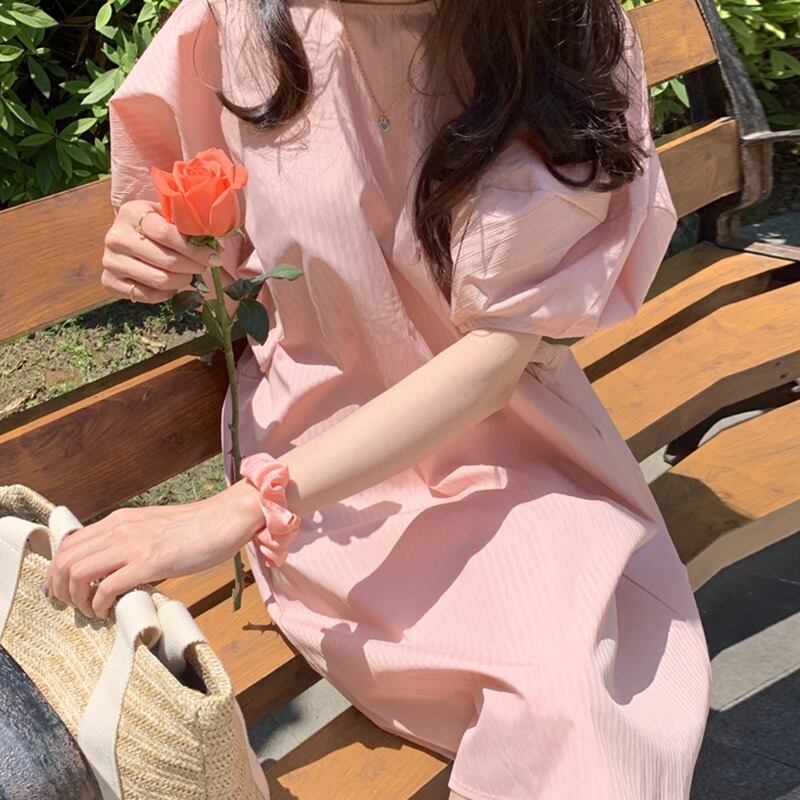 ワンピース レディース 送料無料 ラウンド ネック 半袖 パフスリーブ ルーズ 膝丈 かわいい 大人可愛い きれいめ 上品 エレガント 清楚 フェミニン おしゃれ お洒落 お嬢様 おとな ナチュラル ラブリー キュート ガーリー リラックス レトロ ロマンチック 抜け感 存在感 無地 ストライプ 学生 通学 デート お出かけ フリーサイズ ピンク カフェ巡り 散歩 お買い物 夏 20代 30代 40代 50代 韓国 韓国系 着回し 普段使い 体型カバー ファッション コーデ モテ 体型カバー