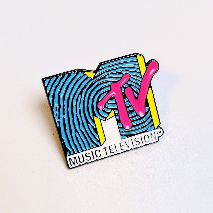 ♧ 再入荷！送料無料！ ★ピンズ PINS★ピンバッジ 【 MTV（ エムティービー ） 】BLUE / 80年代 / 90年代 〚アメリカン雑貨 アメトイ〛