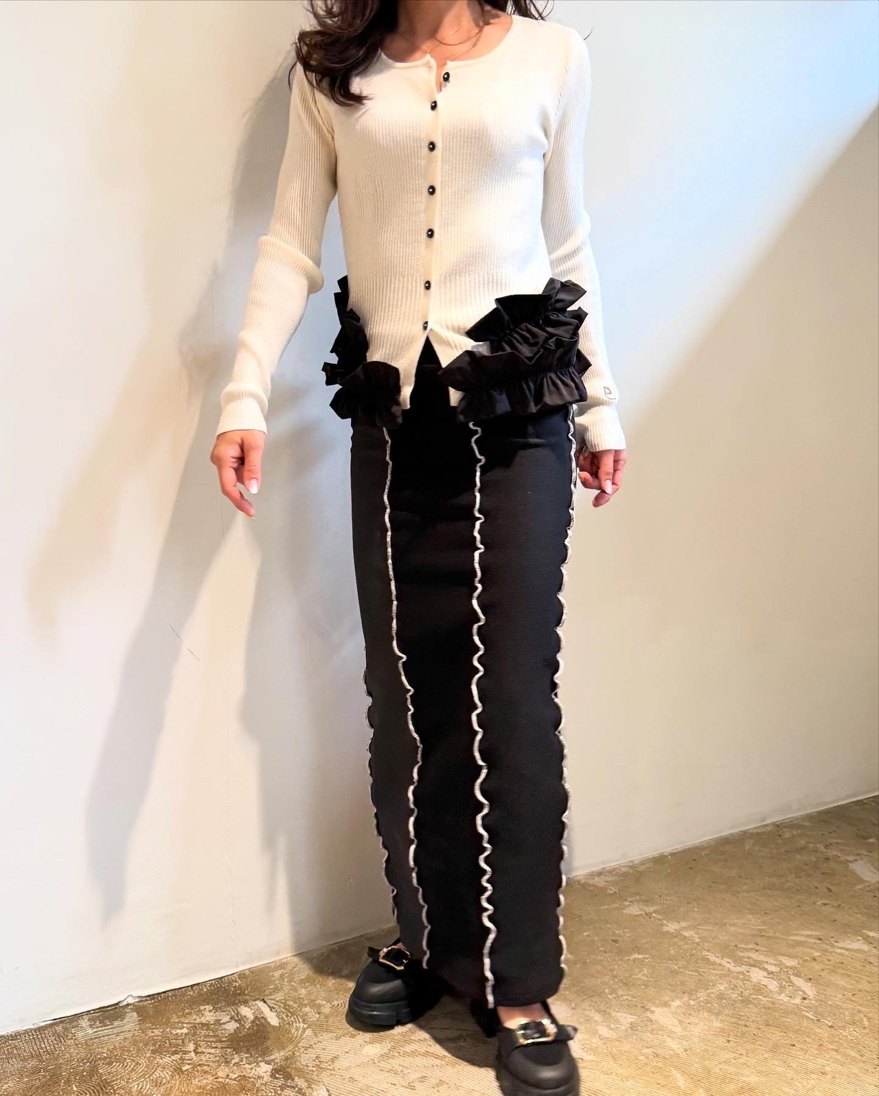 エイミーロウ　eimeelaw　Eimee Law　ギャザーフリルヘムリブニットカーデ