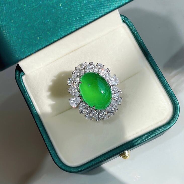 翡翠？ 緑石 エメラルドグリーン リング ミャンマー翡翠 緑 リング