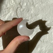 ムーンシェイプ*水晶*タイガーアイ*ハウライト*ムーカイト*ローズクォーツ*ミニサイズお月様*天然石インテリア