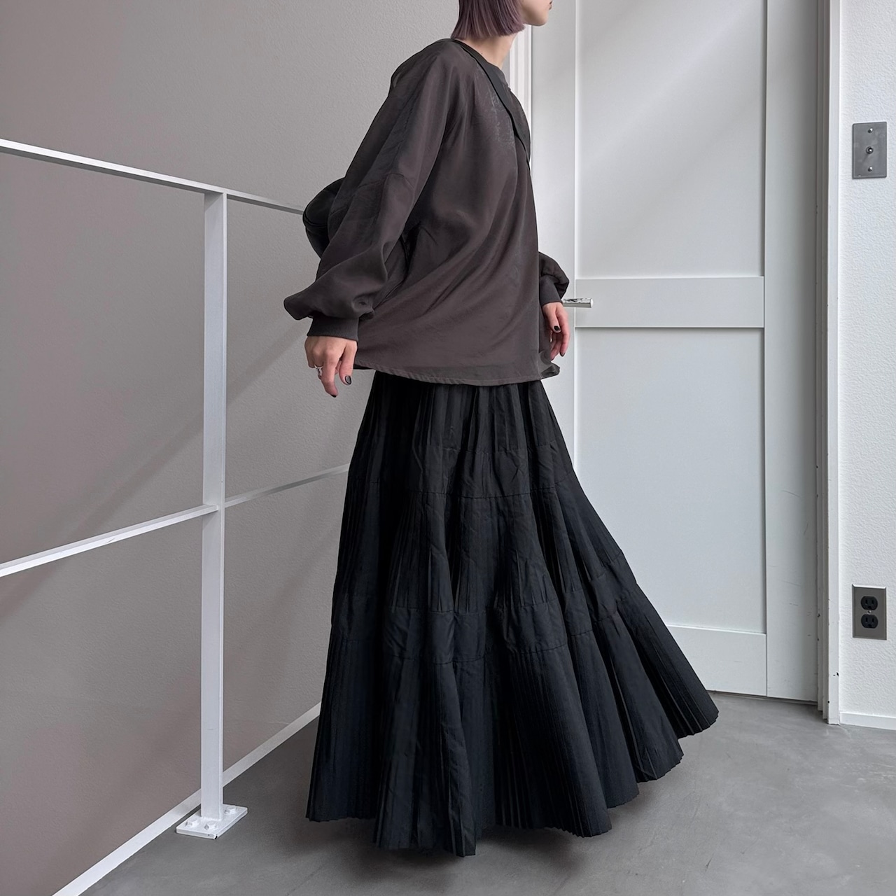 レイヤーオーガンジースウェットPO/チャコール