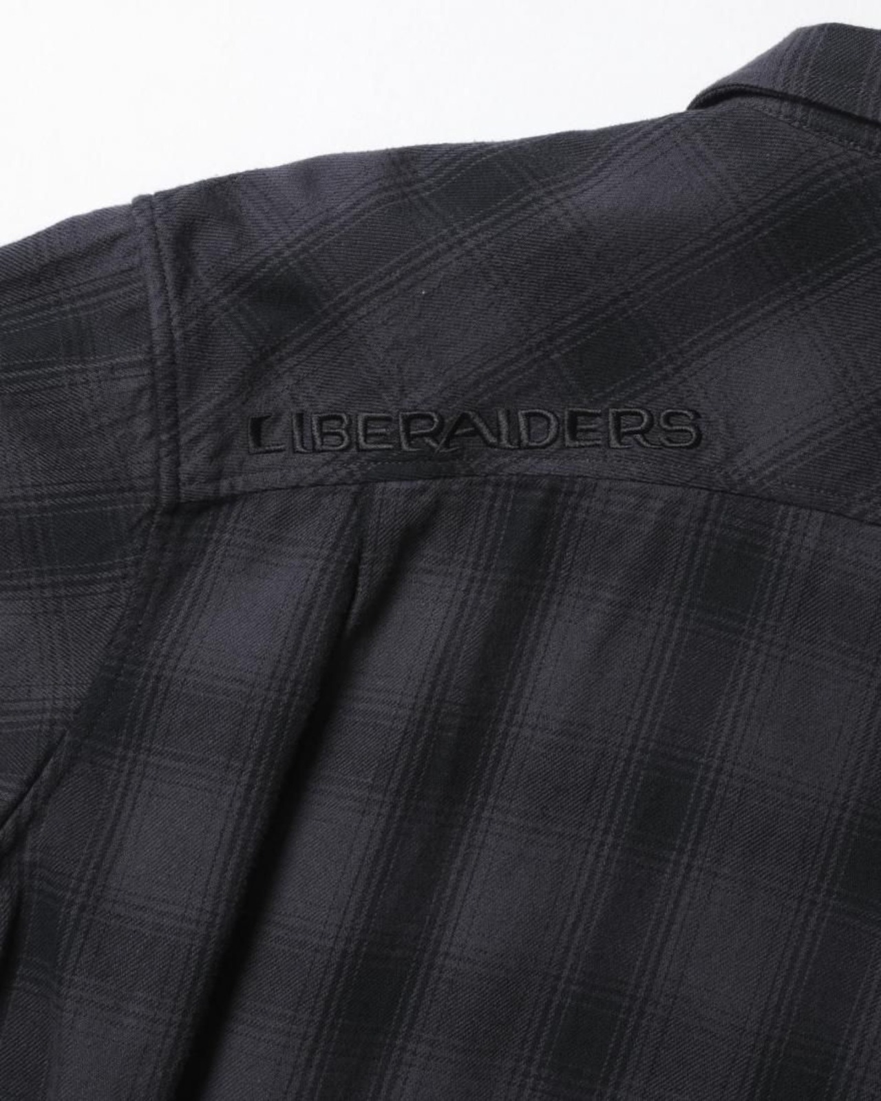 【 Liberaiders 】OMBRE ZIP SHIRT