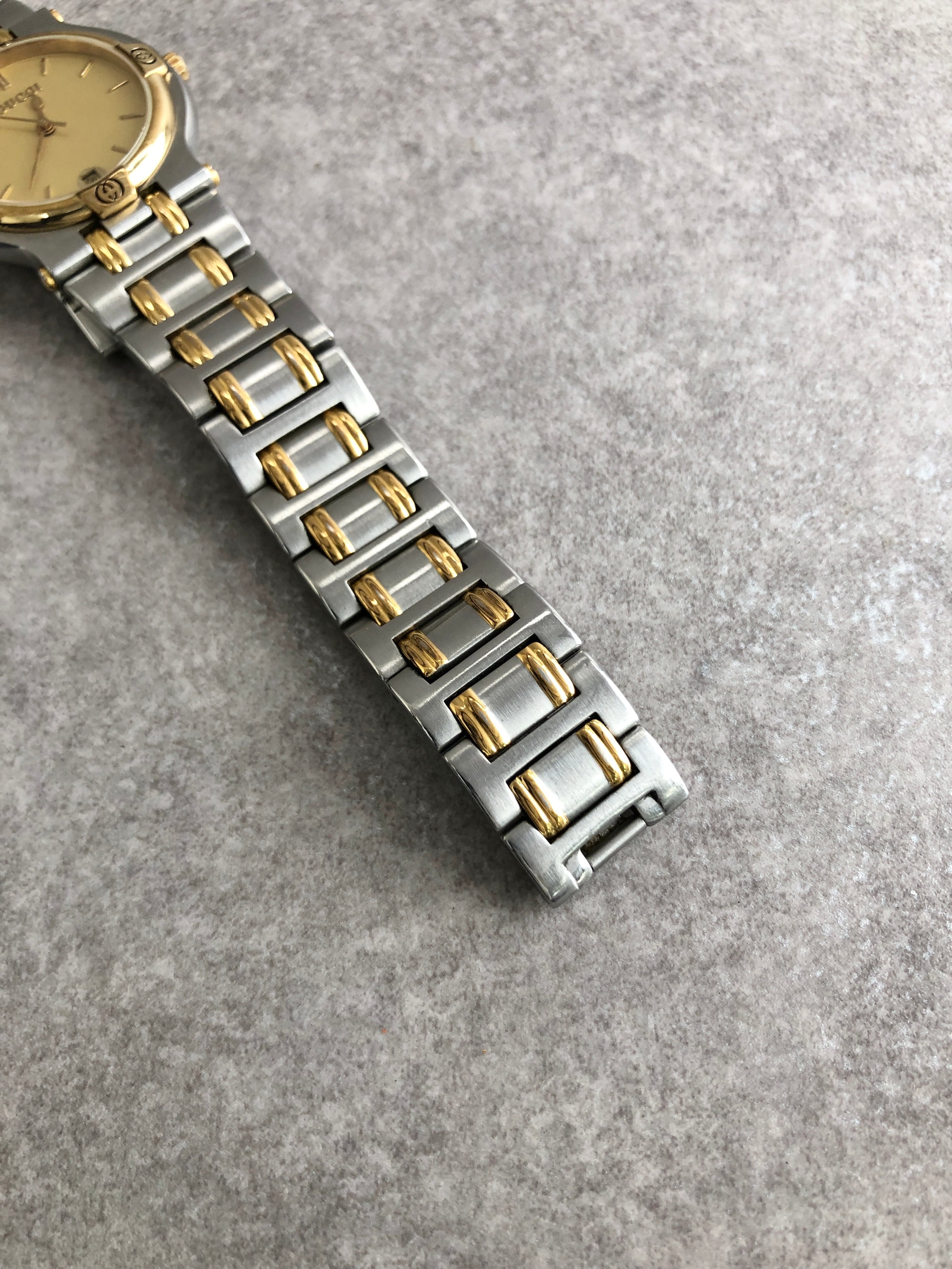 GUCCI グッチ 腕時計 シルバー ゴールド ステンレススチール