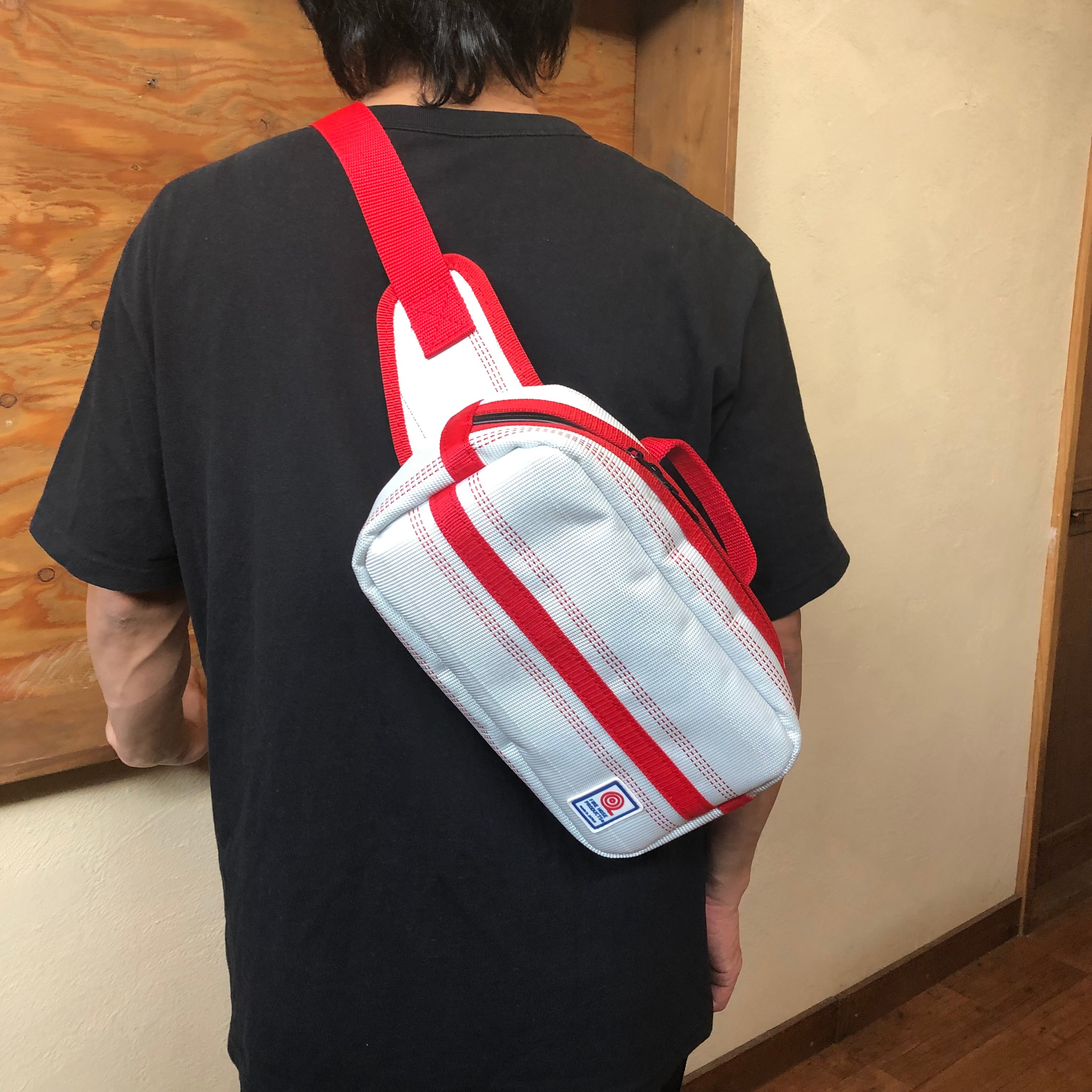 ウエストバッグ 白×赤 | Design Store takajin ウエストバッグ 白×赤 | Design Store takajin