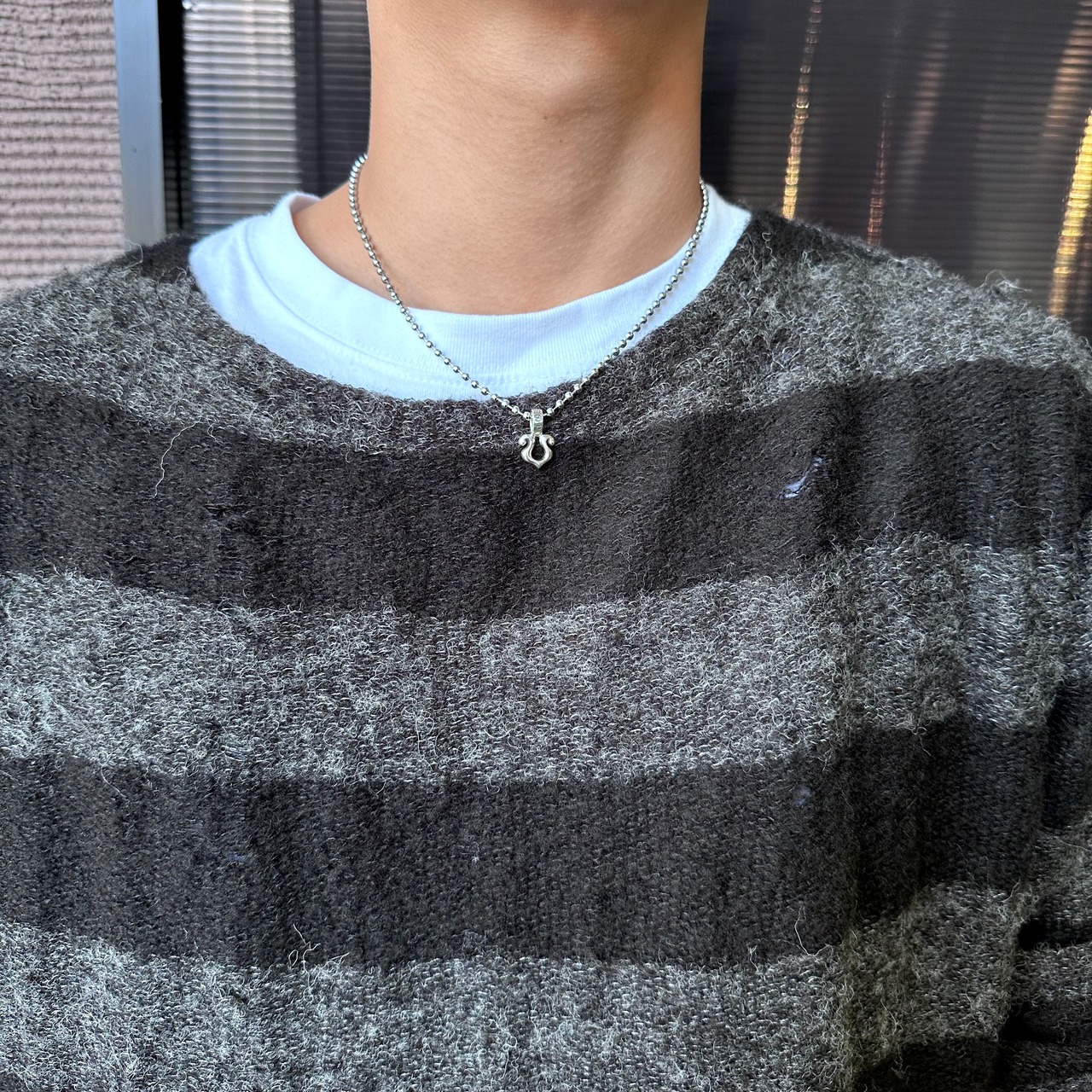 TINY RHYTHMIC HORSESHOE PENDANT / タイニーリズミックホースシューペンダント