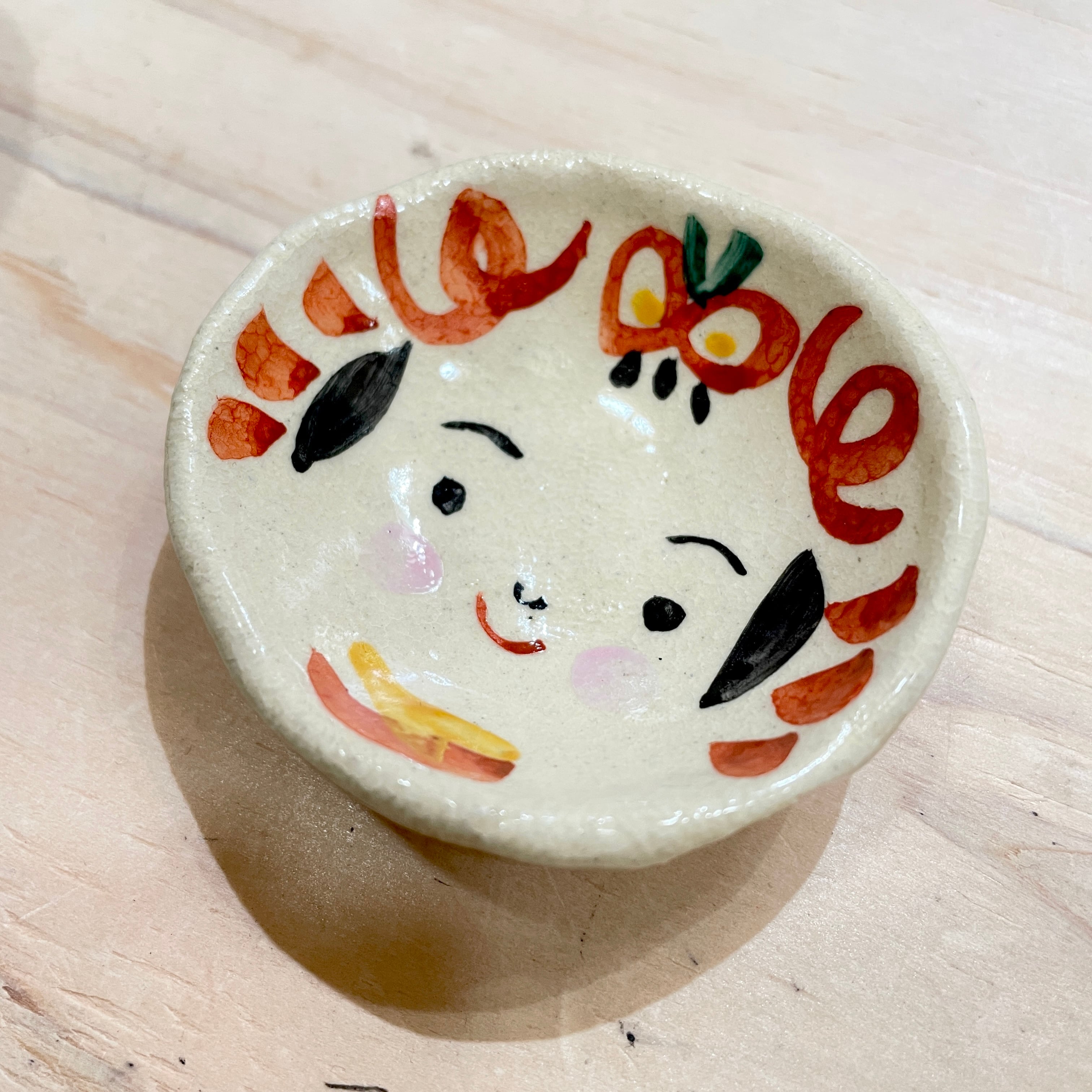 鈴木ハツミ：陶芸】 豆皿 こけしデザイン 陶器 | SHIBUYA_KOKESHI