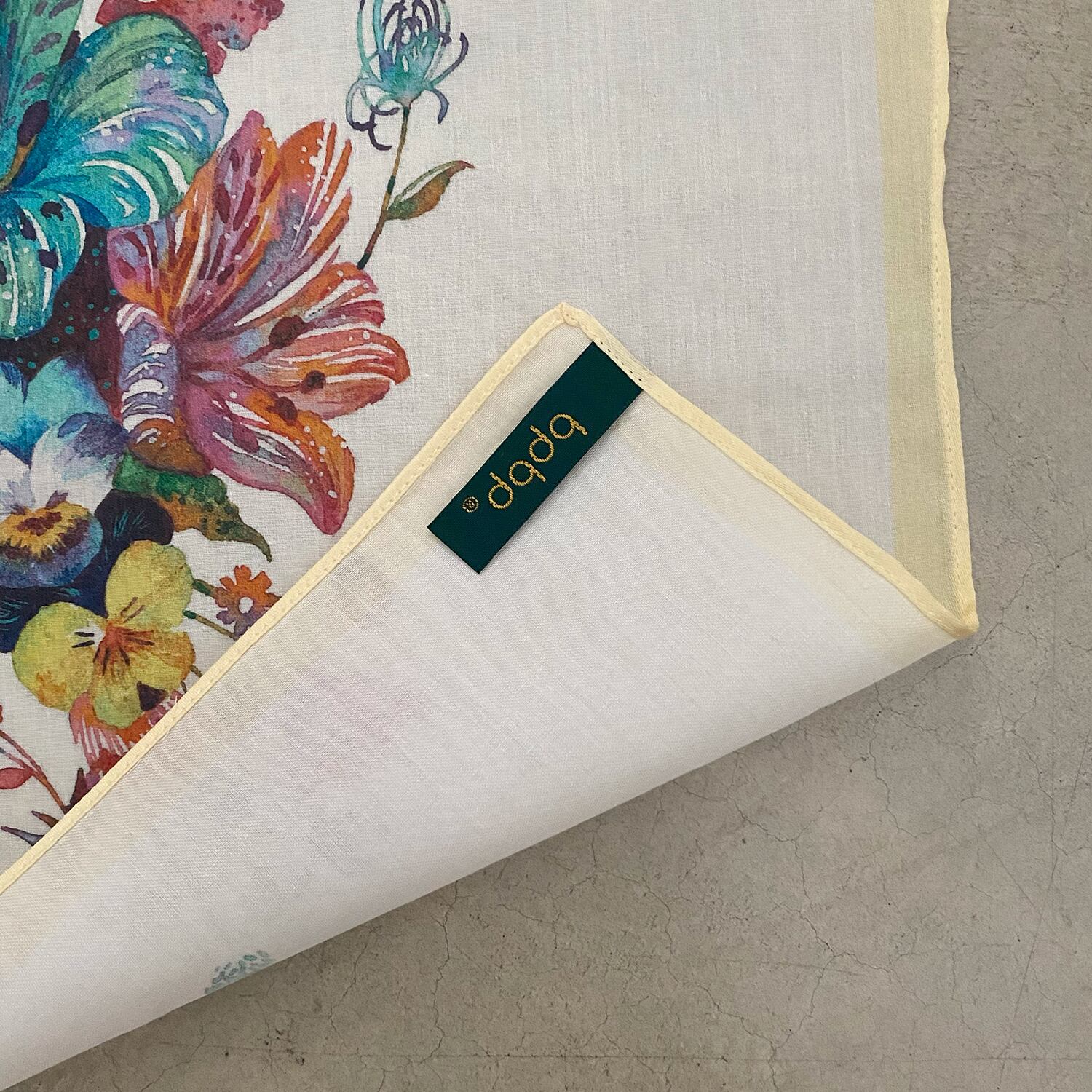 TAKEDA HIROKI】タケダヒロキ 振り返るネコ バンダナハンカチ | bpbp