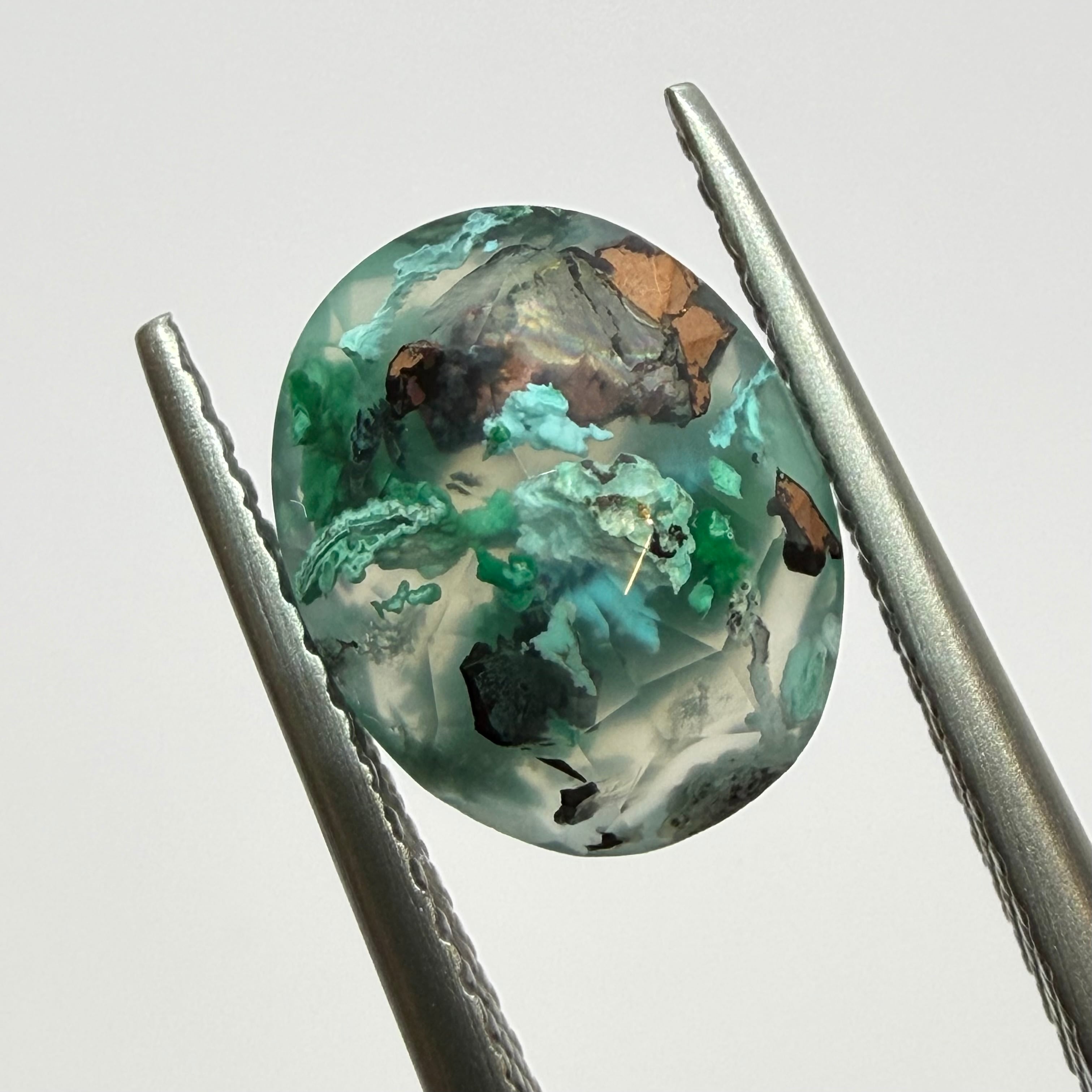 アートな景色の見えるアクアダイト