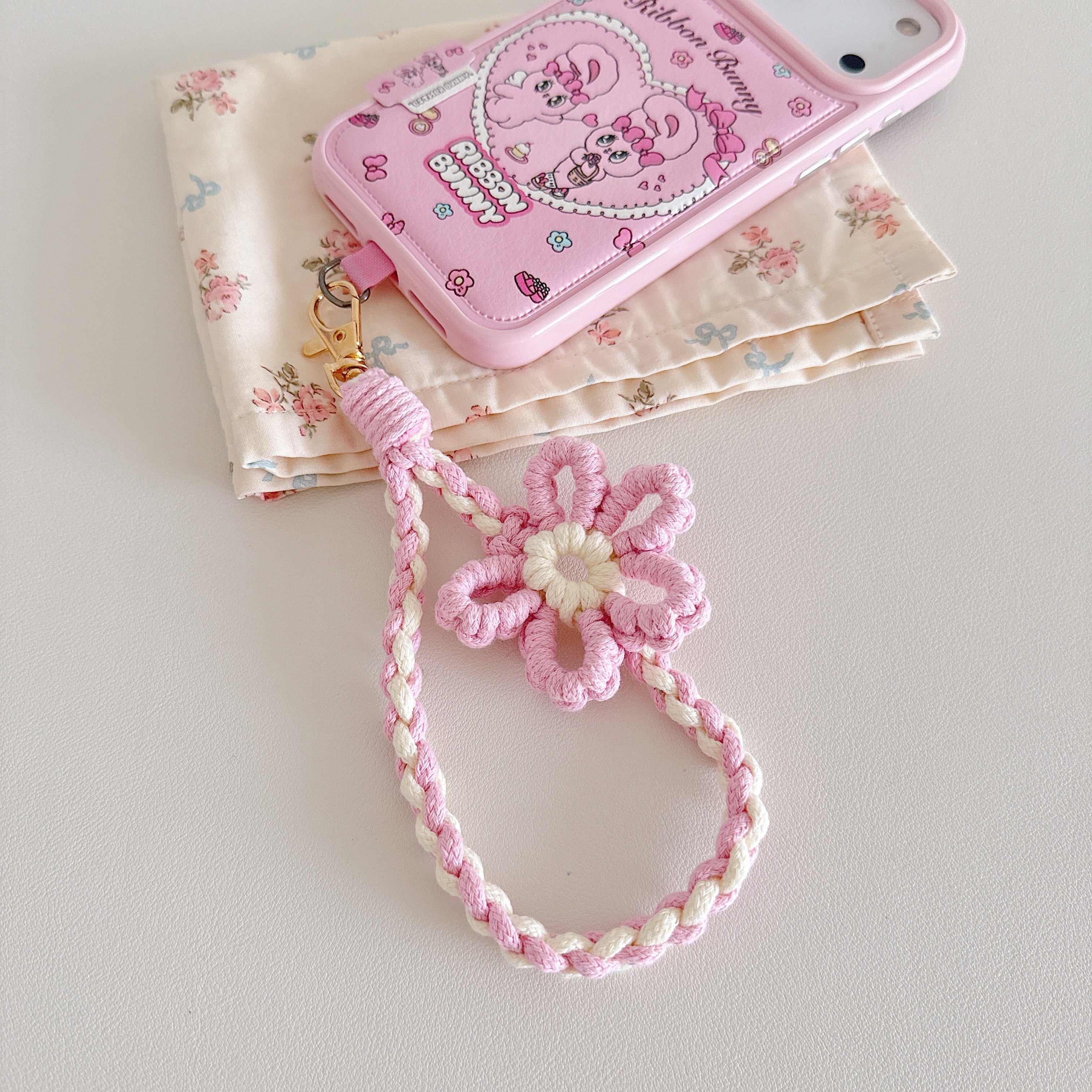 スマホストラップ ハンドストラップ 紐編み フラワー かわいい くすみ