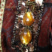 ベリーダンス 衣装 ガラベーヤ レッド系 SEN ZI HUA ワンピース ドレス ラインストーン スパンコール 赤 黒 金 羽織り キラキラ 長袖 華やか 総柄 ストーン スリット 花 ダンス衣装 煌びやか サイーディ ゴールド系 ブラック系