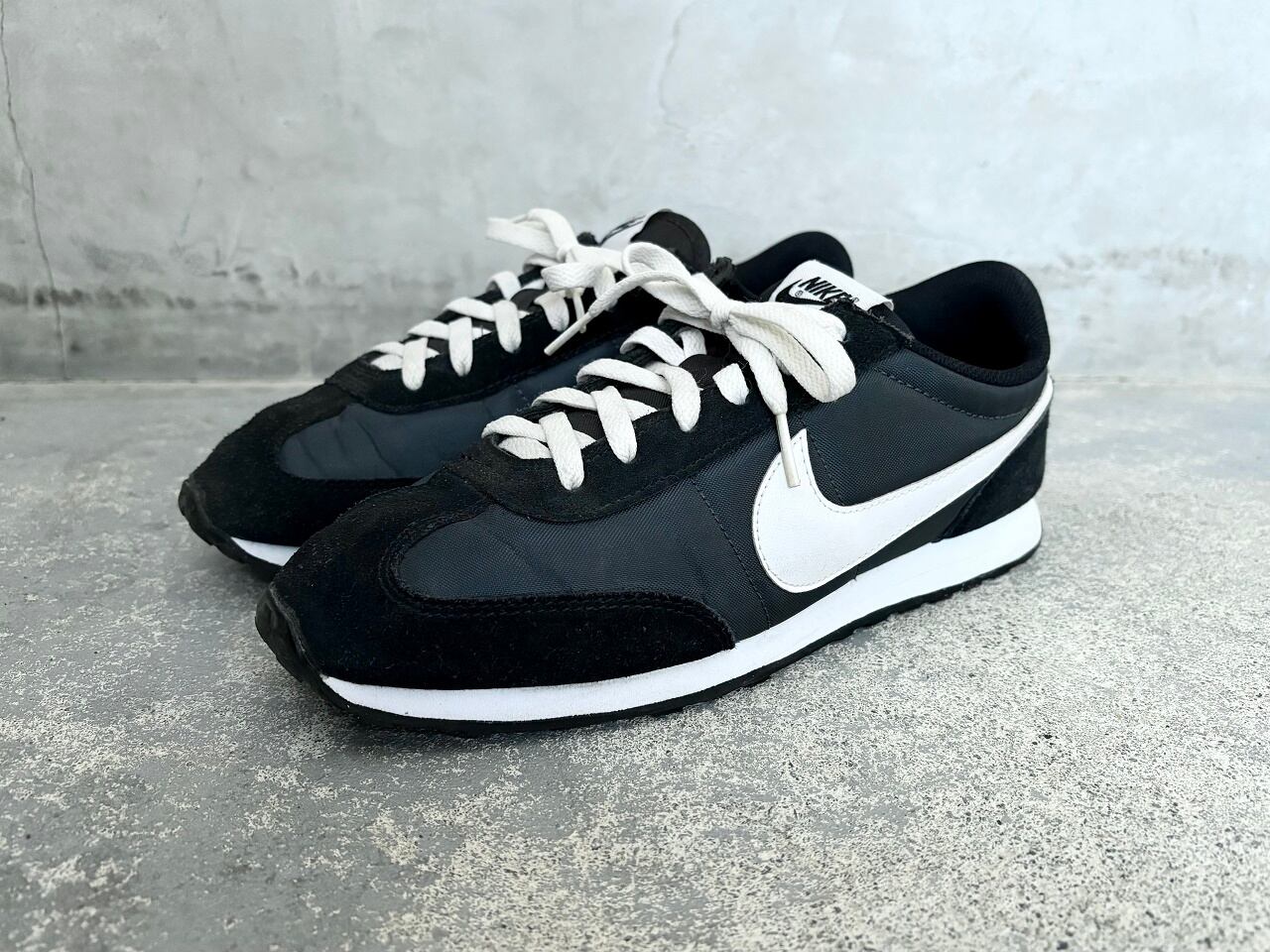 2018 NIKE MACH RUNNER ANTHRACITE BLACK/WHITE