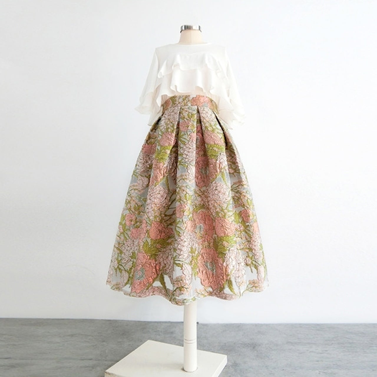 ハイウエスト花柄刺繍スカート A1091 | alliede
