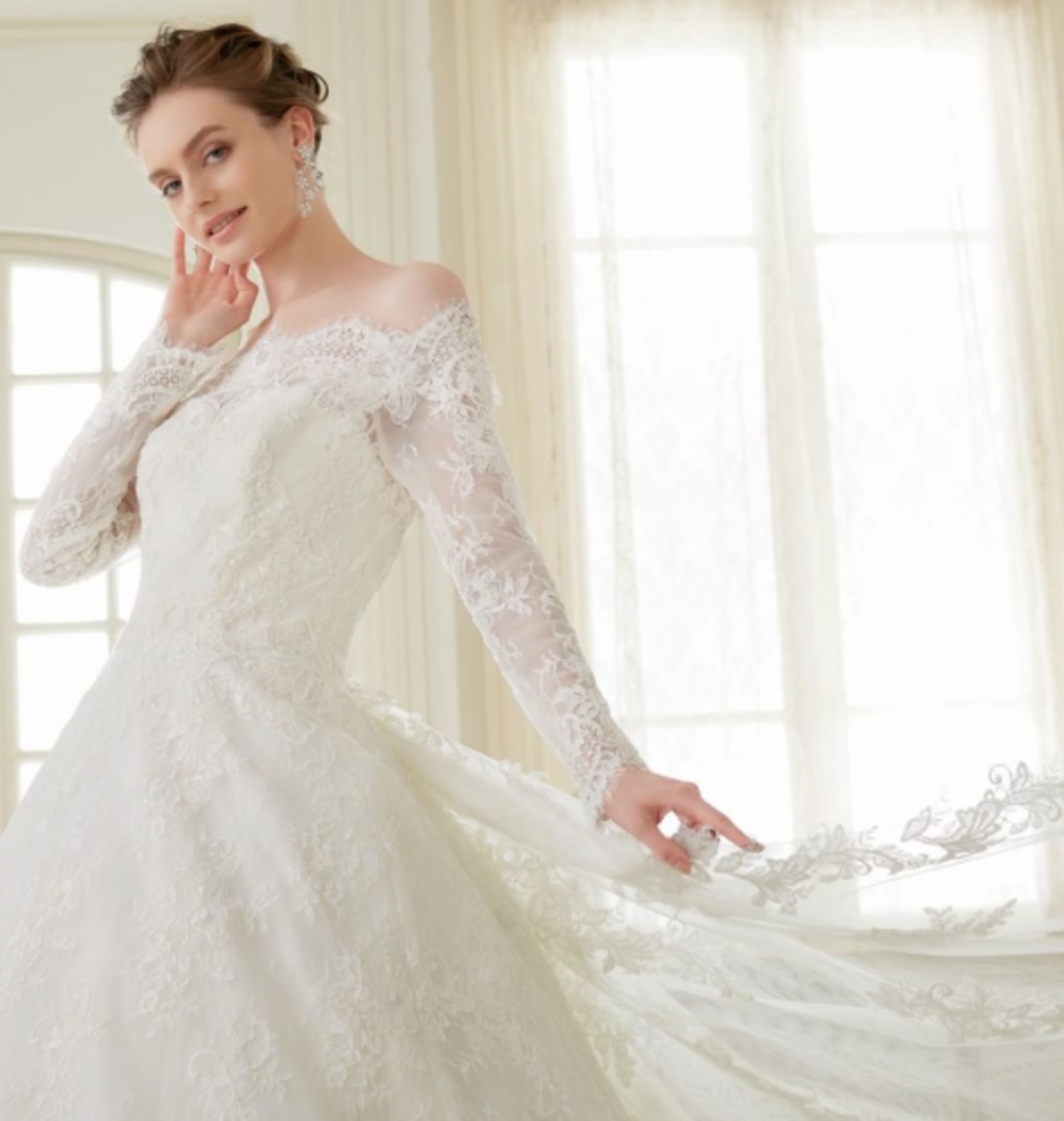 繊細レース ウエディングドレス レース Aライン オフショルダー ミニ  