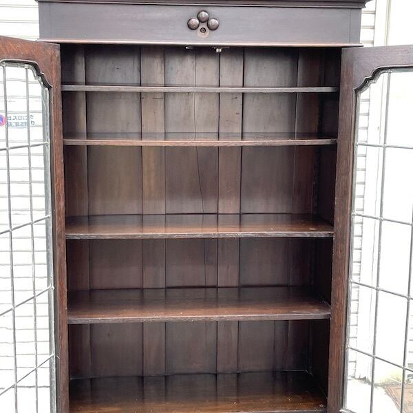 アンティーク　ブックシェルフ　食器棚　カップボード フランスから届いたアンティークの食器棚、フレンチシックなペイント