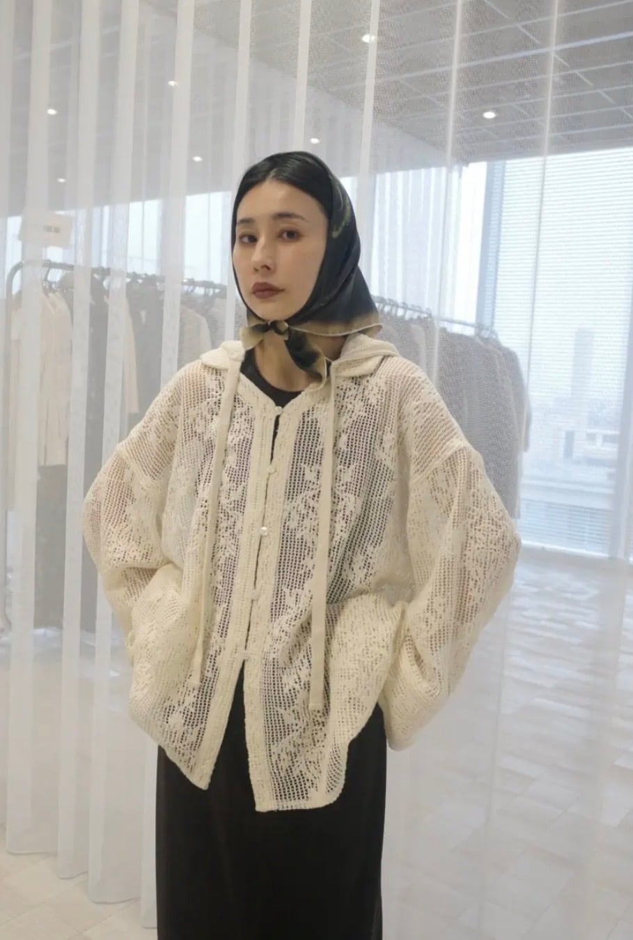 AMERI】2WAY MESH DAMASK EMBROIDERY HOOD BLOUSE (0126104510800