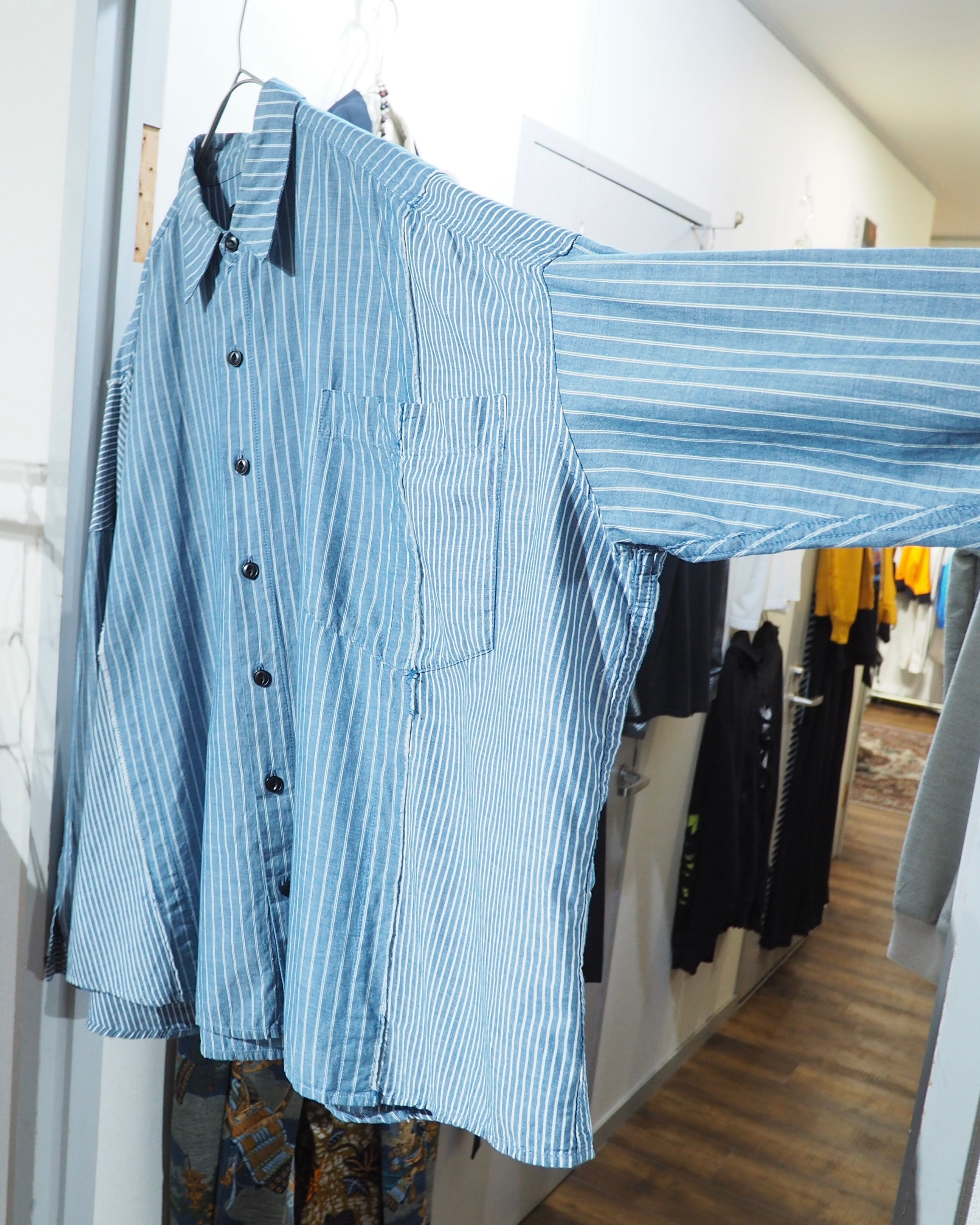 ” Advantage cycle × JIEDA - 再構築 ” Over silhouette Stripe switching shirt