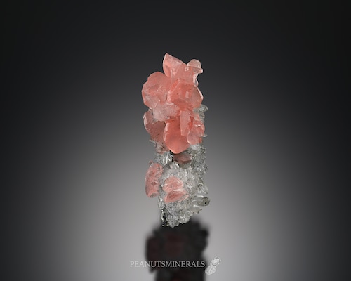 ロードクロサイト / クォーツ【Rhodochrosite on Quartz】中国産