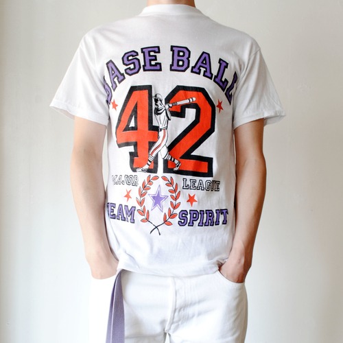 Vintage BASE BALL T-Shirt made in UAE