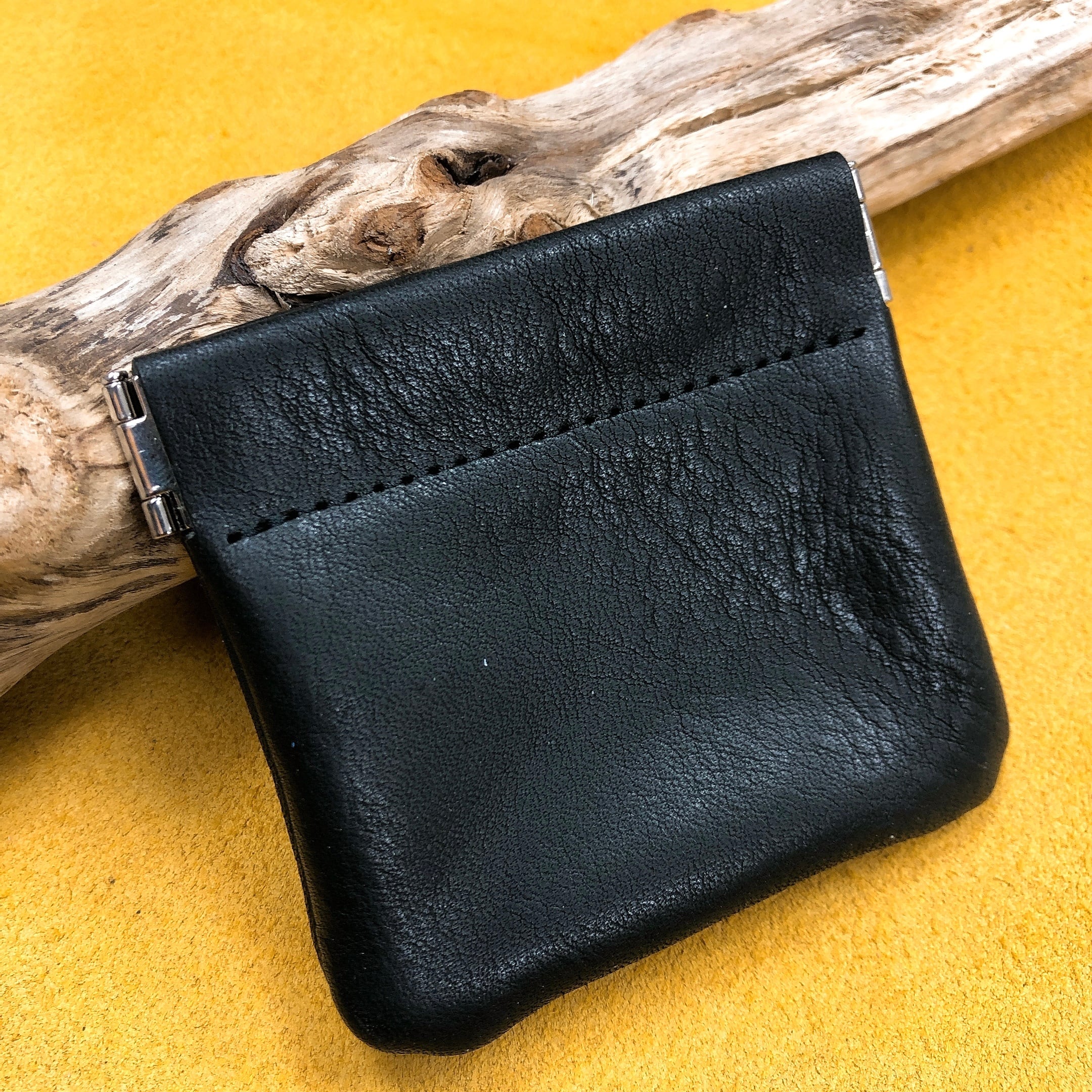 【キット】バネ口金コインケース [ブラック]（型紙付き） and leather 【初心者～中級者のための革素材・レザークラフト用品のお店】