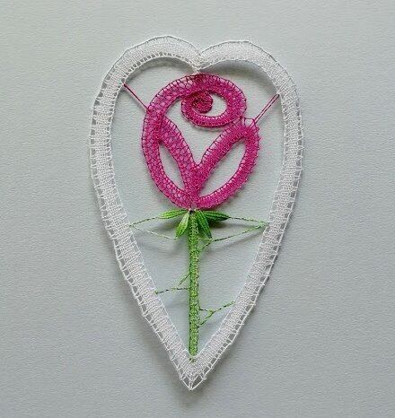 チェコのボビンレース ハートモティーフ 台紙つき | Violka