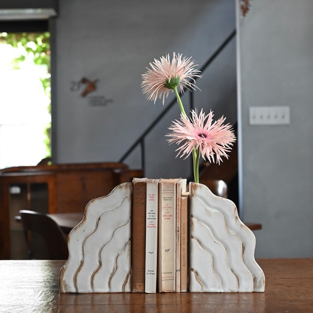 OluNoA / ブックエンド〈 花瓶・花器・一輪挿し・陶器・インテリア・置物 〉