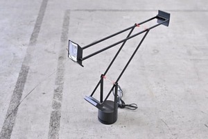 YAMAGIWA Artemide/アルテミデ 8万「TIZIO」テーブル照明 リチャード・サッパー ライト 電気機器 ティチオ ヤマギワ フロアスタンドライト【中古家具/中古インテリア/USED家具ユーズド家具/リサイクル】