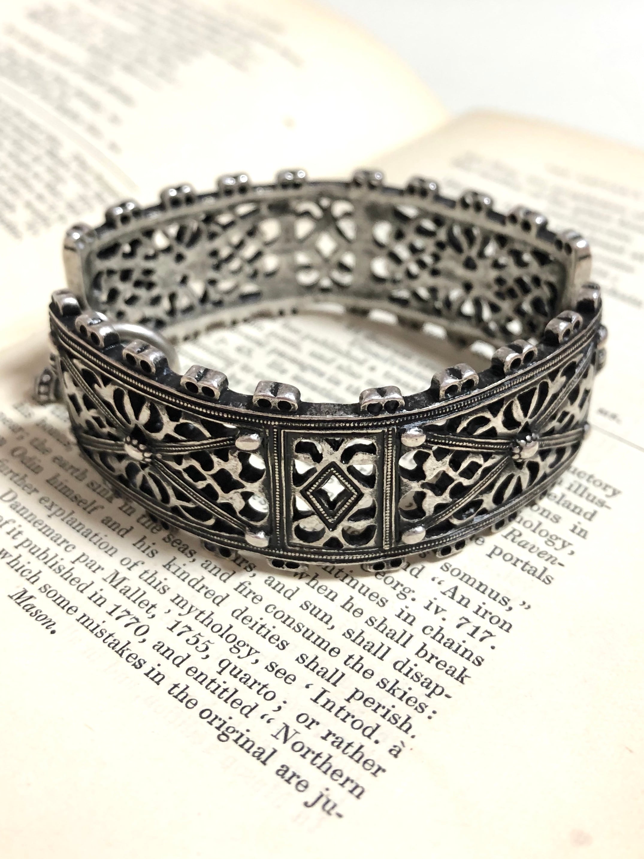 Run Rabbit Run Vintage 】Sliver color bracelet | ACCIDENT online-shop